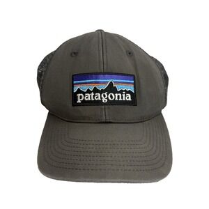 Patagonia‎ Snapback Hat Cap Mountain Spell Out Logo Mesh Trucker  gray